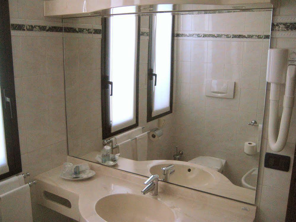 Arosio Hotel Extérieur photo